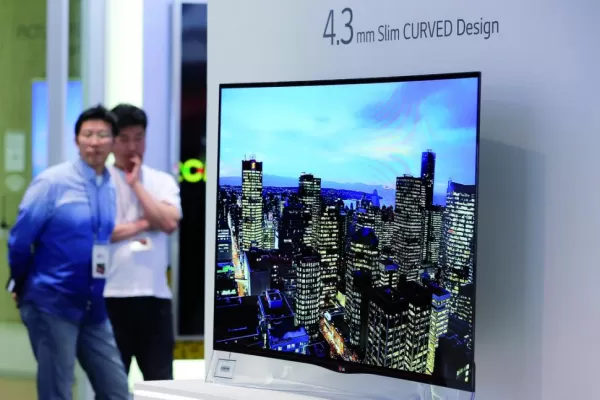 Presentan un TV 4k con pantalla curva