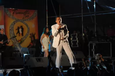 Palito emocionó e hizo bailar a Famaillá