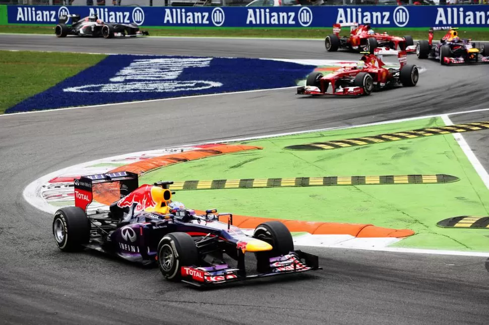 TREMENDA DIFERENCIA. La imagen es elocuente en cuanto el dominio que Sebastian Vettel y su Red Bull establecen con respecto al resto de sus competidores. 