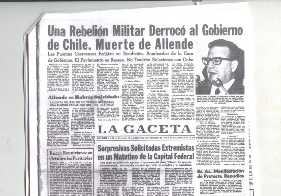 EL ATAQUE. Con aviones y tanques, el Ejército y la Fuerza Aérea de Chile bombardearon el Palacio La Moneda, donde se había atrincherado Salvador Allende. L 
