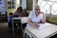 Cerca de los 70 volvió a la escuela