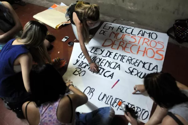 Alumnos tomaron Ciencias Naturales  y ya son tres las facultades en protesta