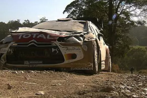 Rally de Australia: el tremendo accidente de Kris Meeke