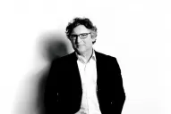 Reír es no tomar por serio los honores, la familia, el trabajo, la patria, el dinero, la reputación