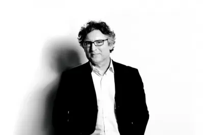 Reír es no tomar por serio los honores, la familia, el trabajo, la patria, el dinero, la reputación