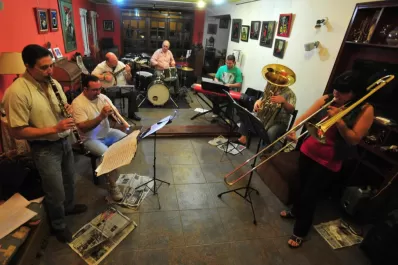 La Jelly Roll Jazz Band sale a escena