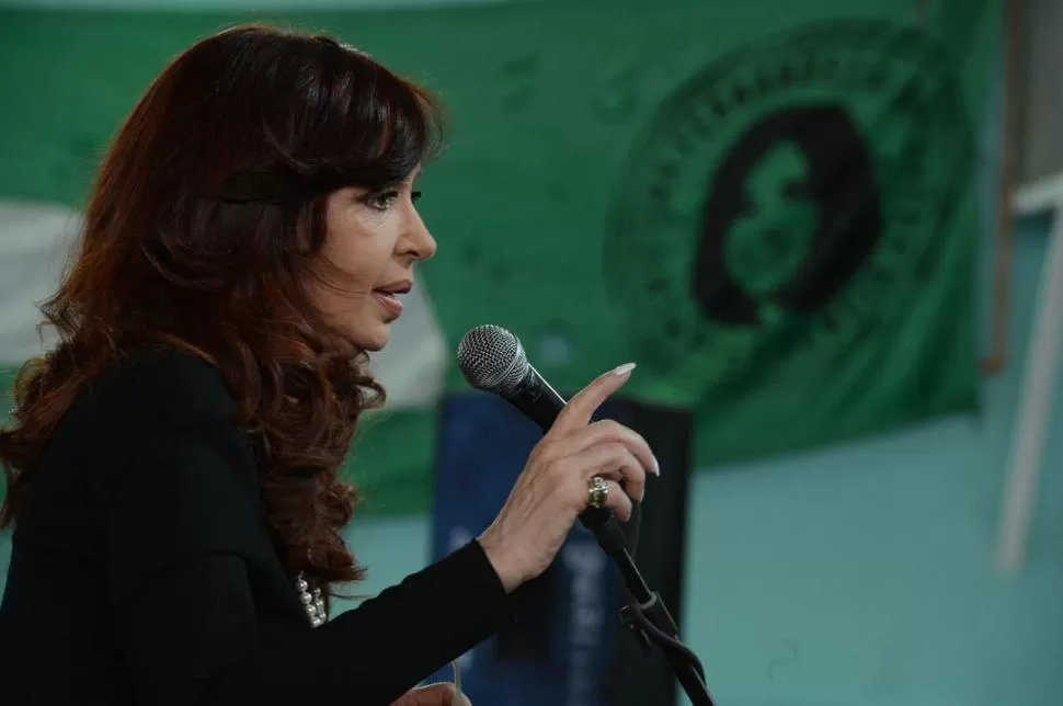 EMOTIVA. La presidenta Cristina Fernández (foto) remarcó la importancia de las políticas federales de su gestión. DYN
