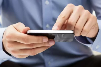 Smartphones y tablets albergan más gérmenes que un inodoro