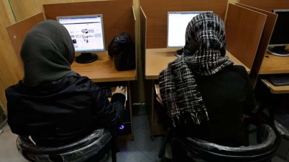 CENSURA. En Irán, la población no puede acceder a Twitter y Facebook por decisión del gobierno. FOTO TOMADA DE INFOBAE.COM
