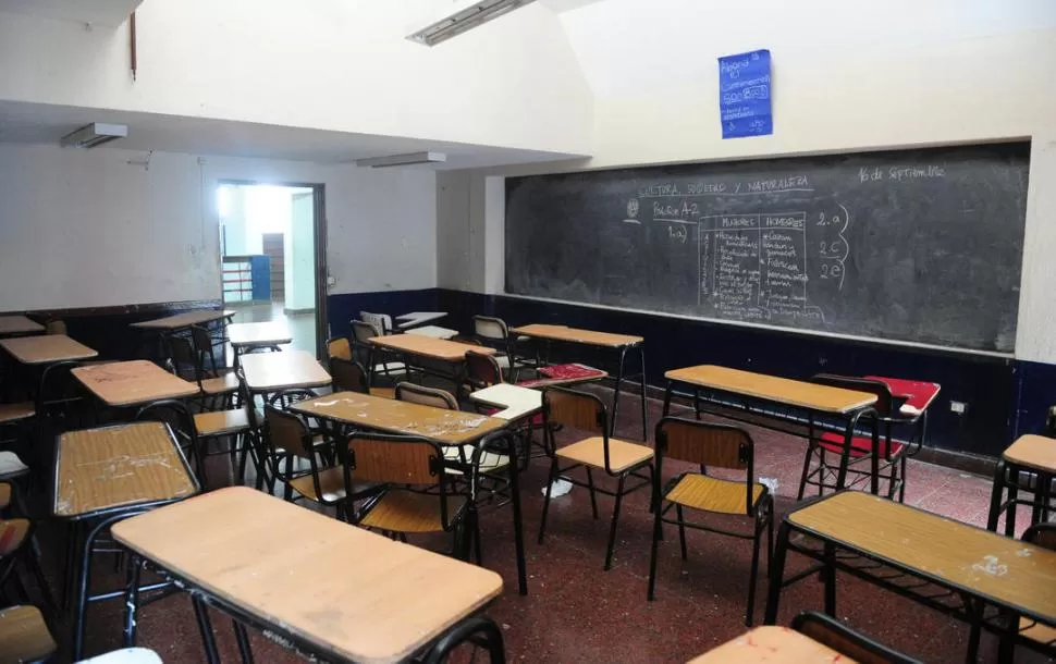 AULAS VACÍAS. Las medidas de estudiantes y de docentes dejaron ayer las aulas desoladas en la UNT.  LA GACETA / FOTO DE FRANCO VERA