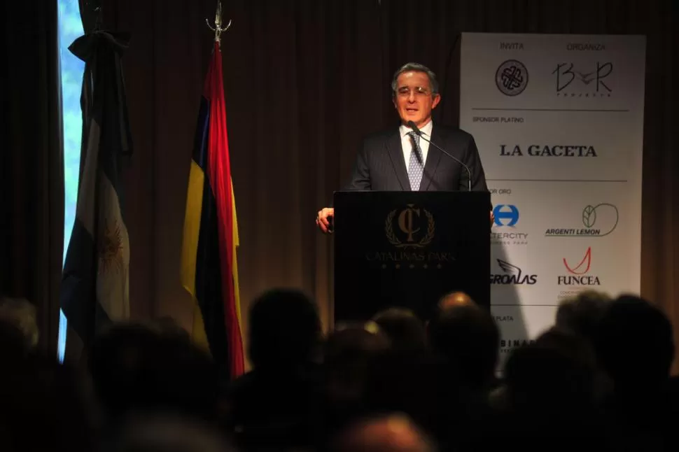 EN EL CATALINAS PARK. Uribe dijo que el líder necesita afianzar su credibilidad, con visión de largo plazo. LA GACETA / FOTO DE DIEGO ARAOZ