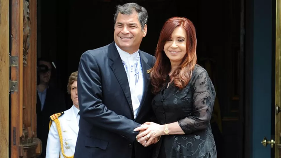 AMIGOS. Correa junto a Cristina, en su última visita al país. TÉLAM