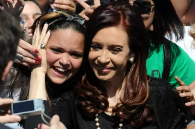 Cristina: Este Gobierno se tira a la pileta aunque no haya agua