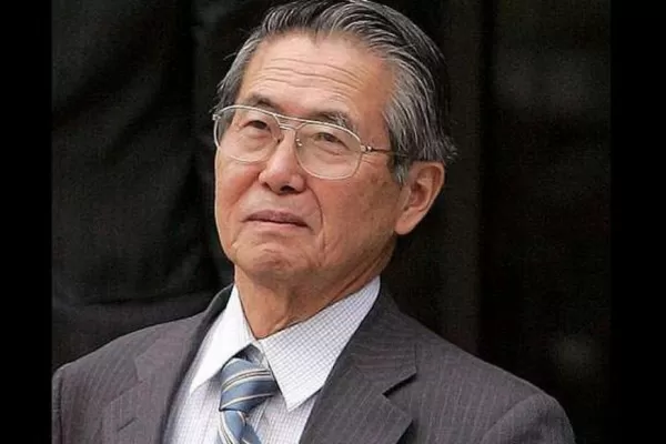 Fujimori tiene Twitter y Facebook