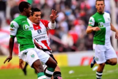 Banfield le ganó a Instituto en el último minuto