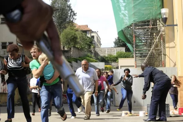 Nairobi: sigue la lucha con militantes de Al Qaeda en un shopping