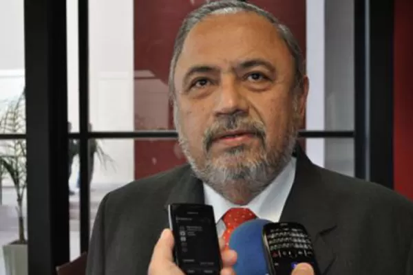 En medio de una protesta estudiantil, renunció el rector de la Universidad de La Rioja