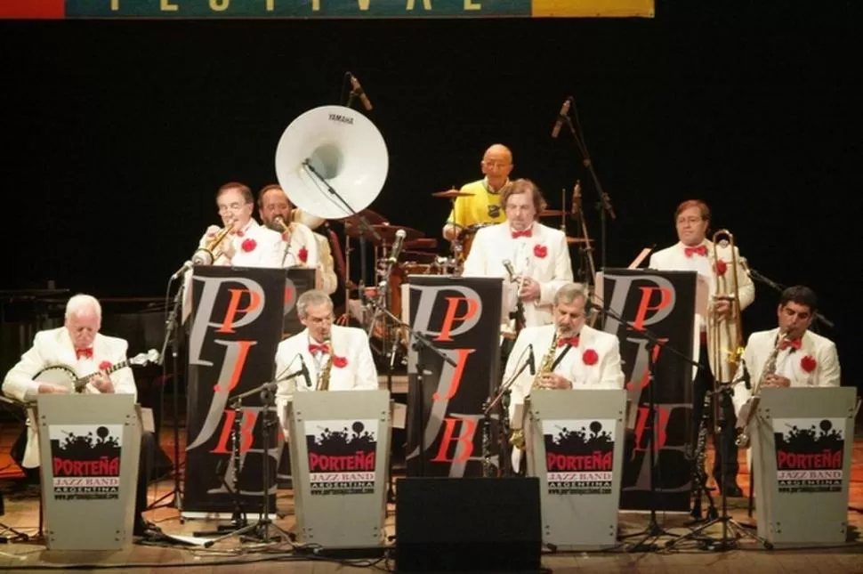 VIEJOS AMIGOS DE TUCUMÁN. La Porteña Jazz Band aporta sus arreglos de calidad a los grandes temas.  