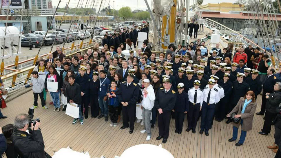 A BORDO. Cuarenta estudiantes de todo el país participaron del programa El mar nos une, del Ministerio de Defensa y la Armada Argentina. FOTOS GENTILEZA EZEQUIEL RODRIGUEZ