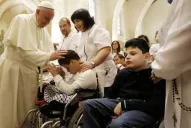 Francisco: Escuchemos el grito de los que lloran, sufren y mueren a causa de la violencia