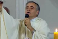 El cura Ilarraz solicitó permiso para salir del país