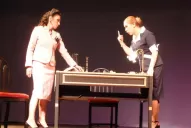 Dos mujeres en un diálogo tan improbable como seductor