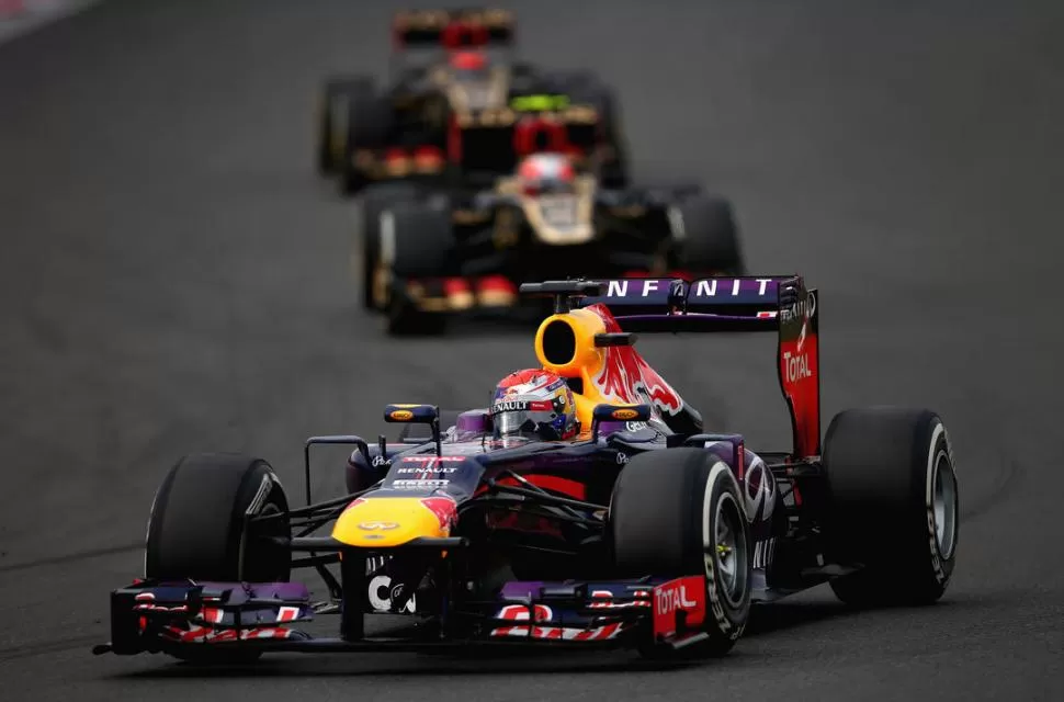 SE AGRANDA. Sebastian Vettel y su Red Bull resultan rivales imparables para el resto de los competidores de la máxima. 
