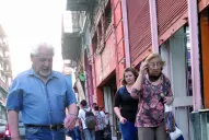 Se cayó un poste en córdoba al 600 y los peatones se asustaron