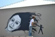 Pintaron un mural de Paulina Lebbos en la Facultad de Filosofía y Letras