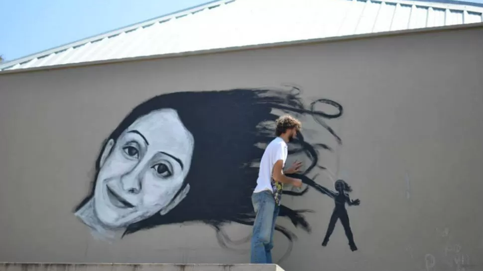 ASÍ QUEDÓ. El mural de la joven asesinada en 2006. FOTO GENTILEZA LUCIANA BILLONE
