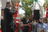 La Presidenta ya camina por su habitación