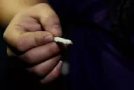 Tres cigarrillos de marihuana oficial costarán un dólar en Uruguay