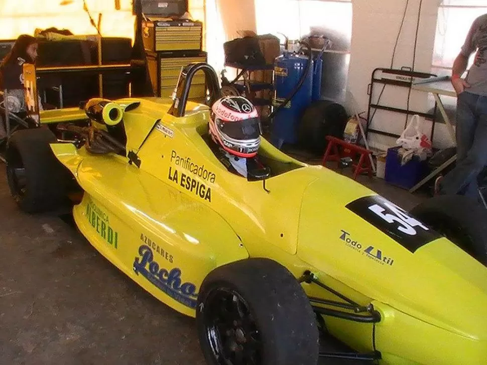 UNA GRAN OPORTUNIDAD. El alberdiano Frías participa habitualmente de las pruebas de la Fórmula Renault Plus. 