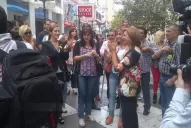 Beatriz Rojkés fue aplaudida cuando salió de votar