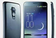 LG salió con su propio LG G Flex para competir con Samsung