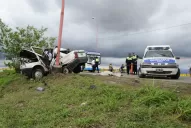Un auto impactó contra un poste en San Cayetano: un muerto