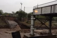 La tormenta se llevó un puente en Jesús María