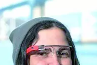 La multaron por conducir con Google Glass