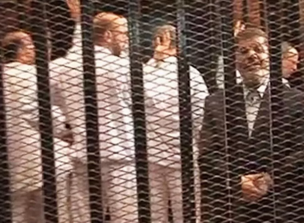 DESAFÍO. El derrocado Mohamed Mursi criticó al Gobierno militar de Egipto. REUTERS (CAPTURA DE VIDEO)