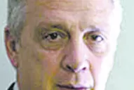 Reasume una Cristina acotada, pero con una agenda crítica