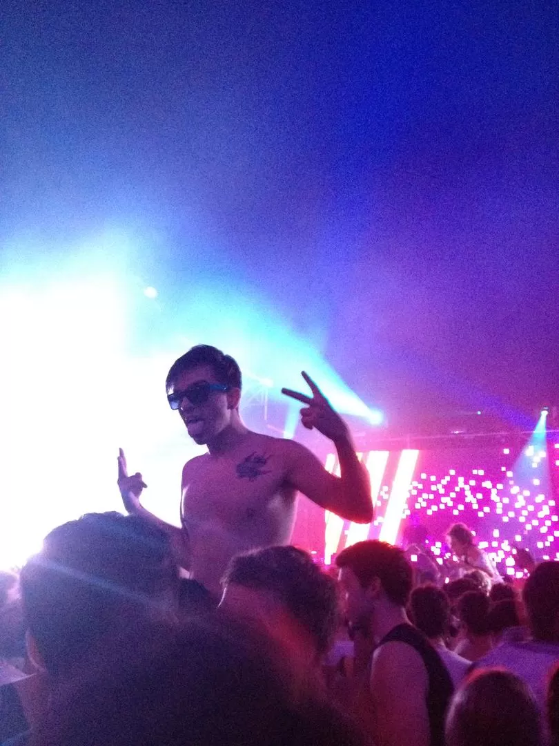ÚNICO. En Creamfields se baila con los ojos cerrados y anteojos de sol. LA GACETA / FOTO DE JULIO MARENGO
