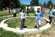 En Trancas, usarán botellas de plástico para construir una casa