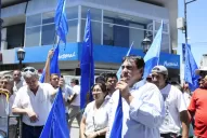 Los vendedores ambulantes no quieren salir del centro porque aún no tienen donde ir