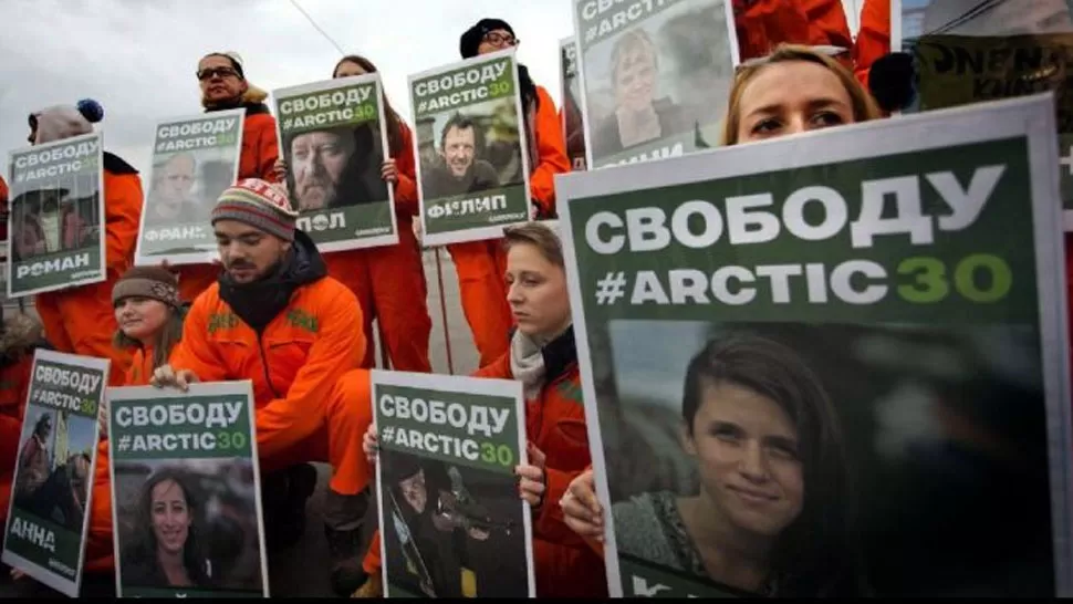PROTESTAS. Activistas piden la liberación de sus compañeros en Rusia. FOTO TOMADA DE LOSANDES.COM.AR