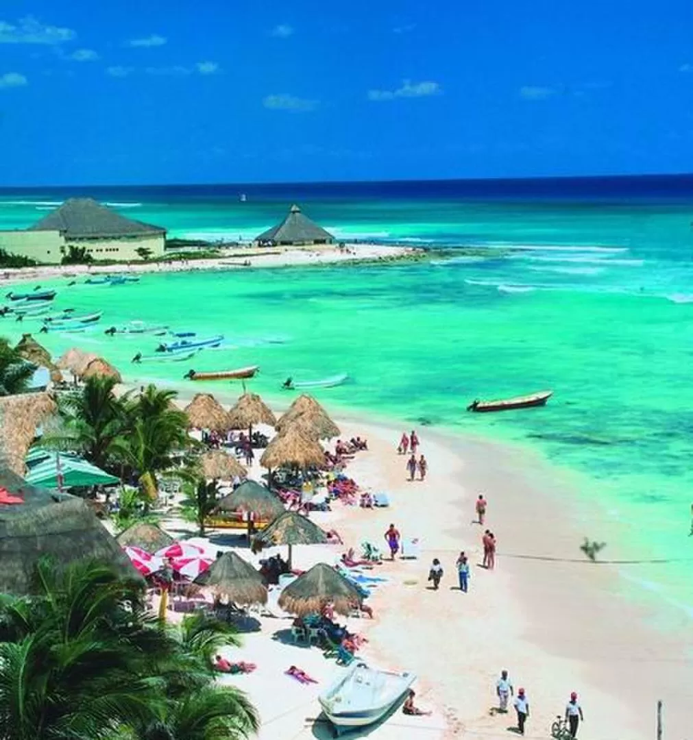 PLAYA DEL CARMEN. El paraíso habita en las playas del caribe mexicano. HDLANDSCAPEWALLPAPERS.COM