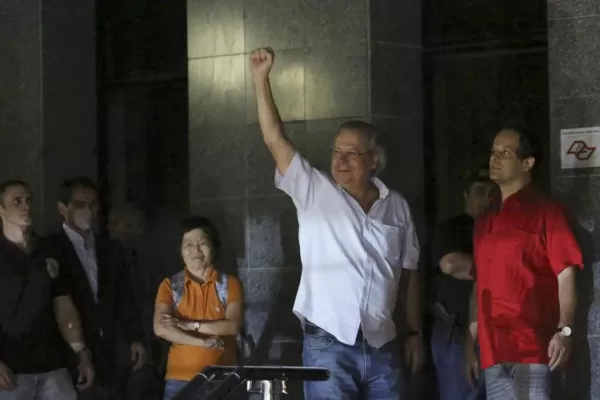 Uno de los condenados por el mensalao se fugó a Italia