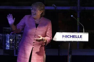 Bachelet ganó cómoda pero no pudo eludir el balotaje