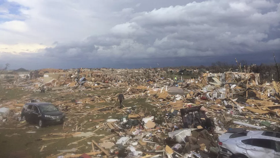 DESTRUCCIÓN. El sistema de tornados que tocó tierra en Washington destrozó casas e instalaciones a su paso. REUTERS