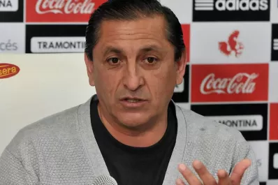 Ramón Díaz: Pongo a disposición mi contrato