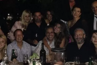 Insaurralde posó junto a Rial en el cumpleaños de La Niña Loly